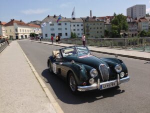 Die Ennstal-Classic Oldtimer-Rallye in der Steiermark macht auch in Steyr Halt